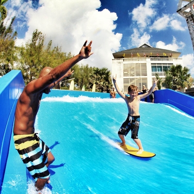 جاذبه های آب Flowrider آب سوار گشت و گذار مصنوعی برای دو خوانندگان