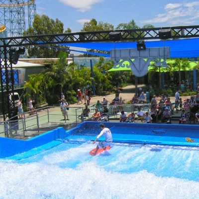 ورزشهای آبی در فضای باز بازی Flowrider آب سوار برای اسکیت بورد سواری گشت و گذار ورزشی