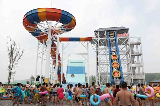غول پارک آبی تجهیزات هیجان انگیز Swwiming استخر Waterslides برای پارک آبی