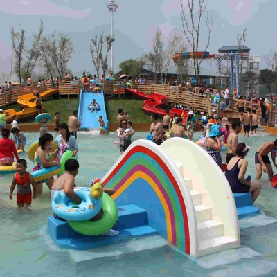 اسلاید کوچک پل رنگین کمان، کودکان پارک آبی اسلاید از waterpark کوچک برای کودکان و نوجوانان