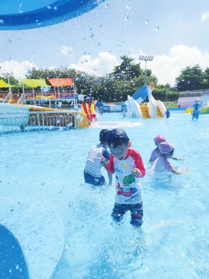 پارک آبی مطالعه امکان پذیر است زمین بازی آب برای بچه ها تجهیزات بازی آب برای پاشیدن آب