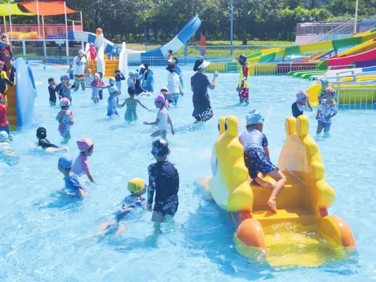 پارک آبی مطالعه امکان پذیر است زمین بازی آب برای بچه ها تجهیزات بازی آب برای پاشیدن آب