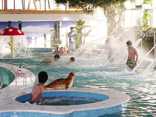 تجهیزات آب‌درمانی SPA مقاوم در برابر خوردگی با ساختار فولادی گالوانیزه گرم و سیستم کنترل هوشمند